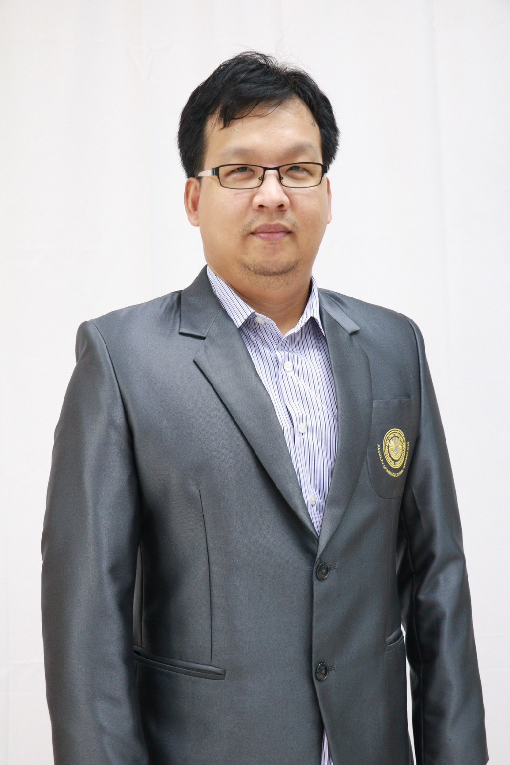 ผู้ช่วยศาสตราจารย์ ดร.เอกรัฐ คำเจริญ